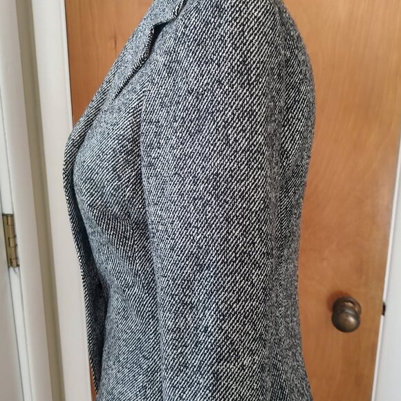 Trina Turk Three Quarter Sleeved jacket size 4 - Picture 4 of 6